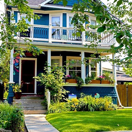 River Lee Executive Bed And Breakfast YYC Exterior foto