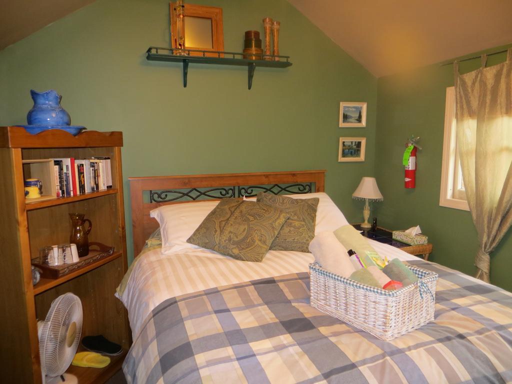 River Lee Executive Bed And Breakfast YYC Zimmer foto